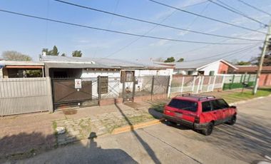 Casa en venta - 2 Dormitorios 1 Baño - Cochera - 220Mts2 - Don Orione