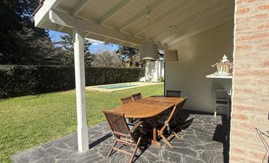 Chalet Clásico de Ladrillos Vista - Bo. Abierto Acacias Blancas - Ing. Maschwitz - Escobar