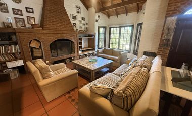 Chalet Clásico de Ladrillos Vista - Bo. Abierto Acacias Blancas - Ing. Maschwitz - Escobar