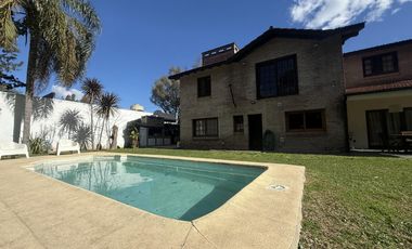 Chalet Clásico de Ladrillos Vista - Bo. Abierto Acacias Blancas - Ing. Maschwitz - Escobar