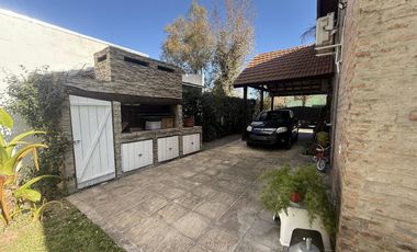 Chalet Clásico de Ladrillos Vista - Bo. Abierto Acacias Blancas - Ing. Maschwitz - Escobar