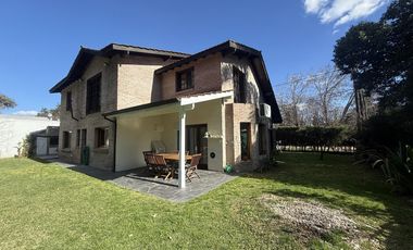 Chalet Clásico de Ladrillos Vista - Bo. Abierto Acacias Blancas - Ing. Maschwitz - Escobar