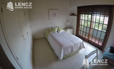 VENTA HERMOSO CHALET DE 5 AMB C/COCH DOBLE , JARDIN Y QUINCHO -QUILMES CENTRO