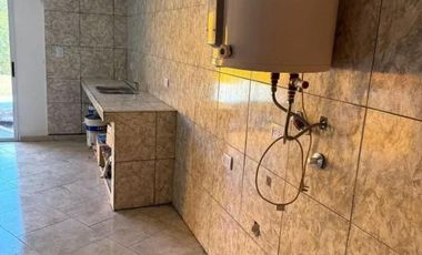 Casa en venta - 2 Dormitorios 1 Baño - 405Mts2 - La Caleta