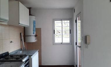 Casa en venta - 2 Dormitorios 1 Baño - 400Mts2 - Bolívar