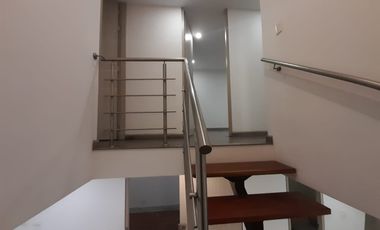 CASA EN ARRIENDO EN AV ALBERTO MENDOZA/MANIZALES