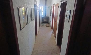 Casa en San Isidro . JESUS MARÍA , a mts del Camino Real, sobre el pasaje Molina Campos .