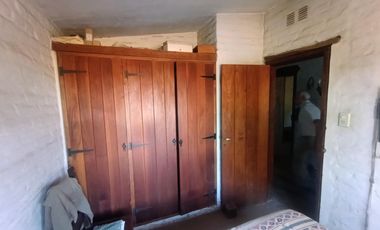 Casa en San Isidro . JESUS MARÍA , a mts del Camino Real, sobre el pasaje Molina Campos .