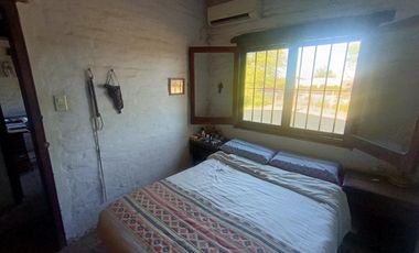 Casa en San Isidro . JESUS MARÍA , a mts del Camino Real, sobre el pasaje Molina Campos .