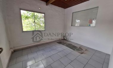 LAVALLE 4500 - GALPON 900 MTS   2 LOTES 600 MTS - 1500 MTS - V. MARTELLI - VENDE