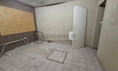 LAVALLE 4500 - GALPON 900 MTS   2 LOTES 600 MTS - 1500 MTS - V. MARTELLI - VENDE