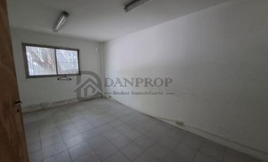 LAVALLE 4500 - GALPON 900 MTS   2 LOTES 600 MTS - 1500 MTS - V. MARTELLI - VENDE