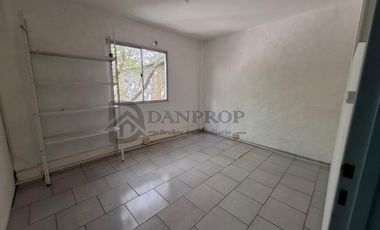 LAVALLE 4500 - GALPON 900 MTS   2 LOTES 600 MTS - 1500 MTS - V. MARTELLI - VENDE