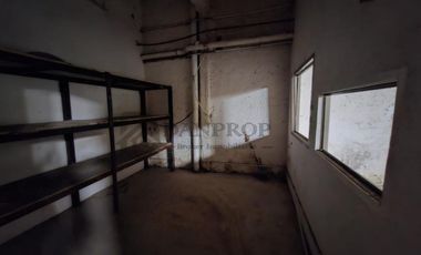 LAVALLE 4500 - GALPON 900 MTS   2 LOTES 600 MTS - 1500 MTS - V. MARTELLI - VENDE