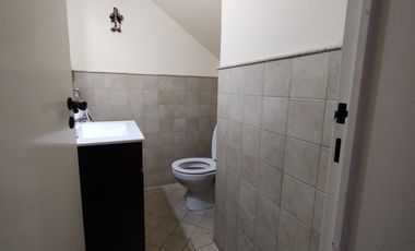 Casa 3 dorm, pileta, jardín y parrilla en la Horqueta. Excelente estado