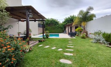 Casa 3 dorm, pileta, jardín y parrilla en la Horqueta. Excelente estado