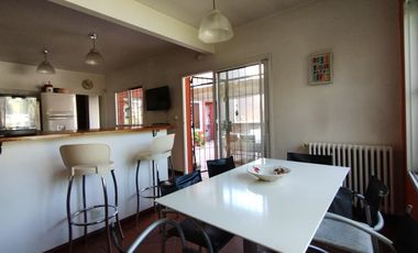 Casa 3 dorm, pileta, jardín y parrilla en la Horqueta. Excelente estado