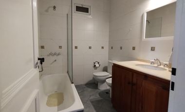 Casa 3 dorm, pileta, jardín y parrilla en la Horqueta. Excelente estado