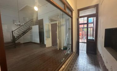 VENTA-CASA- 5 AMB -MACROCENTRO - RUBROS VARIOS-COMERCIAL-VIVIENDA - OPORTUNIDAD