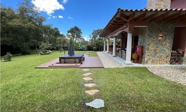 CASA CAMPESTRE  EN LLANOGRANDE