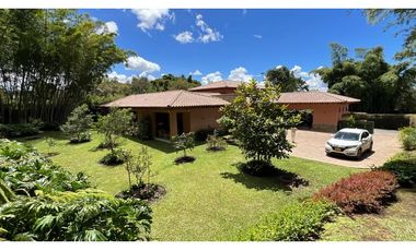 CASA CAMPESTRE  EN LLANOGRANDE