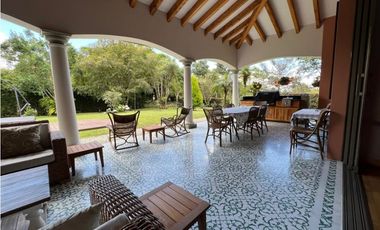 CASA CAMPESTRE  EN LLANOGRANDE