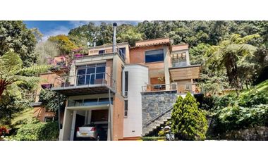 Casa en Renta Amoblada Envigado Escobero Parte Alta