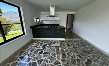 Casa en Alquiler Envigado Alto Las Antillas