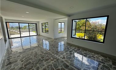 Casa en Alquiler Envigado Alto Las Antillas