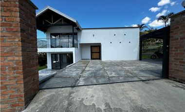 Casa en Alquiler Envigado Alto Las Antillas