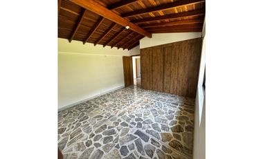 Casa en Alquiler Envigado Alto Las Antillas