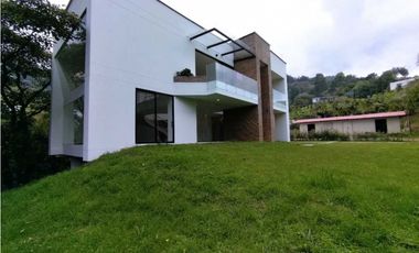 Casa en Arriendo en Envigado Palmas