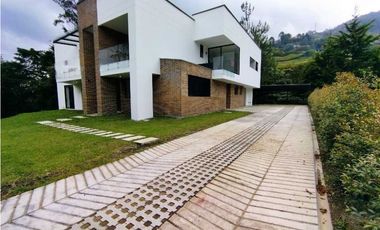 Casa en Arriendo en Envigado Palmas