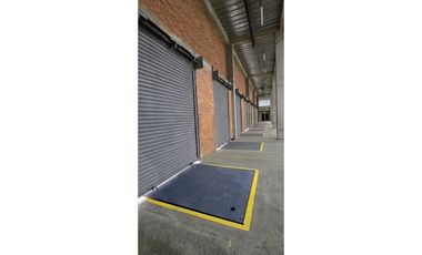 Arrienda  Excelente Bodega Fontibón  4.521 M2