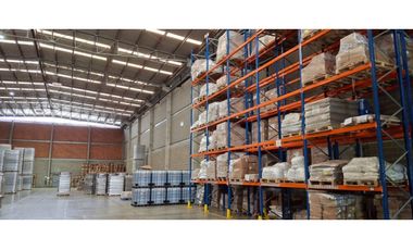 Arrienda  Excelente Bodega Fontibón  4.521 M2