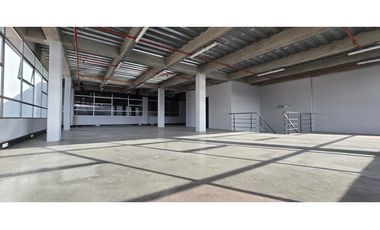 Arrienda  Excelente Bodega Fontibón  4.521 M2