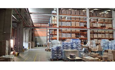 Arrienda  Excelente Bodega Fontibón  4.521 M2