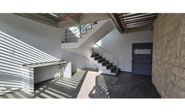 Arrienda  Excelente Bodega Fontibón  4.521 M2