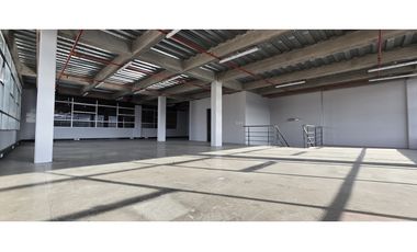 Arrienda  Excelente Bodega Fontibón  4.521 M2