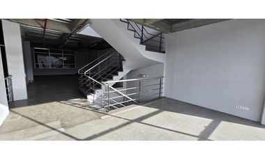 Arrienda  Excelente Bodega Fontibón  4.521 M2