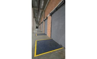 Arrienda  Excelente Bodega Fontibón  4.521 M2