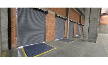 Arrienda  Excelente Bodega Fontibón  4.521 M2