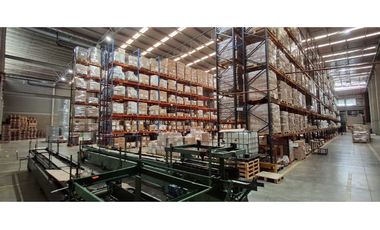 Arrienda  Excelente Bodega Fontibón  4.521 M2