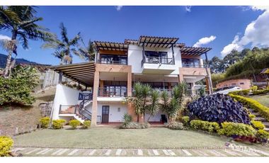 Casa Campestre en Arriendo Amoblado en Envigado Escobero parte baja