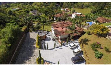 Casa Campestre en Arriendo Amoblado en Envigado Escobero parte baja