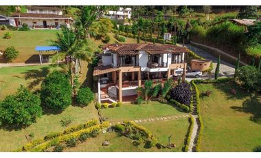 Casa Campestre en Arriendo Amoblado en Envigado Escobero parte baja