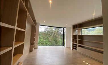 Casa en Arriendo en Medellín Alto de Palmas