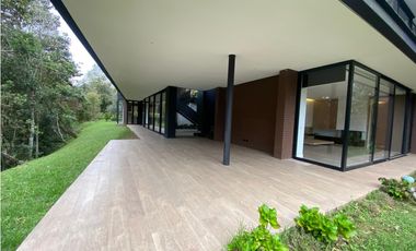 Casa en Arriendo en Medellín Alto de Palmas