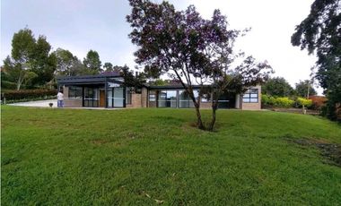 Casa en Arriendo en Envigado Alto de Palmas
