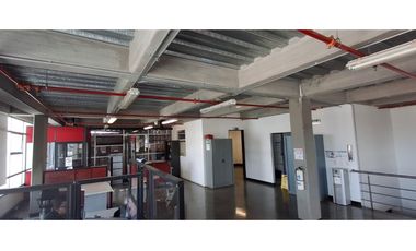 Arrienda  Excelente Bodega Fontibón  2.557 M2